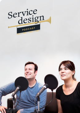 Twee collega's tijdens onze Service Design Podcast